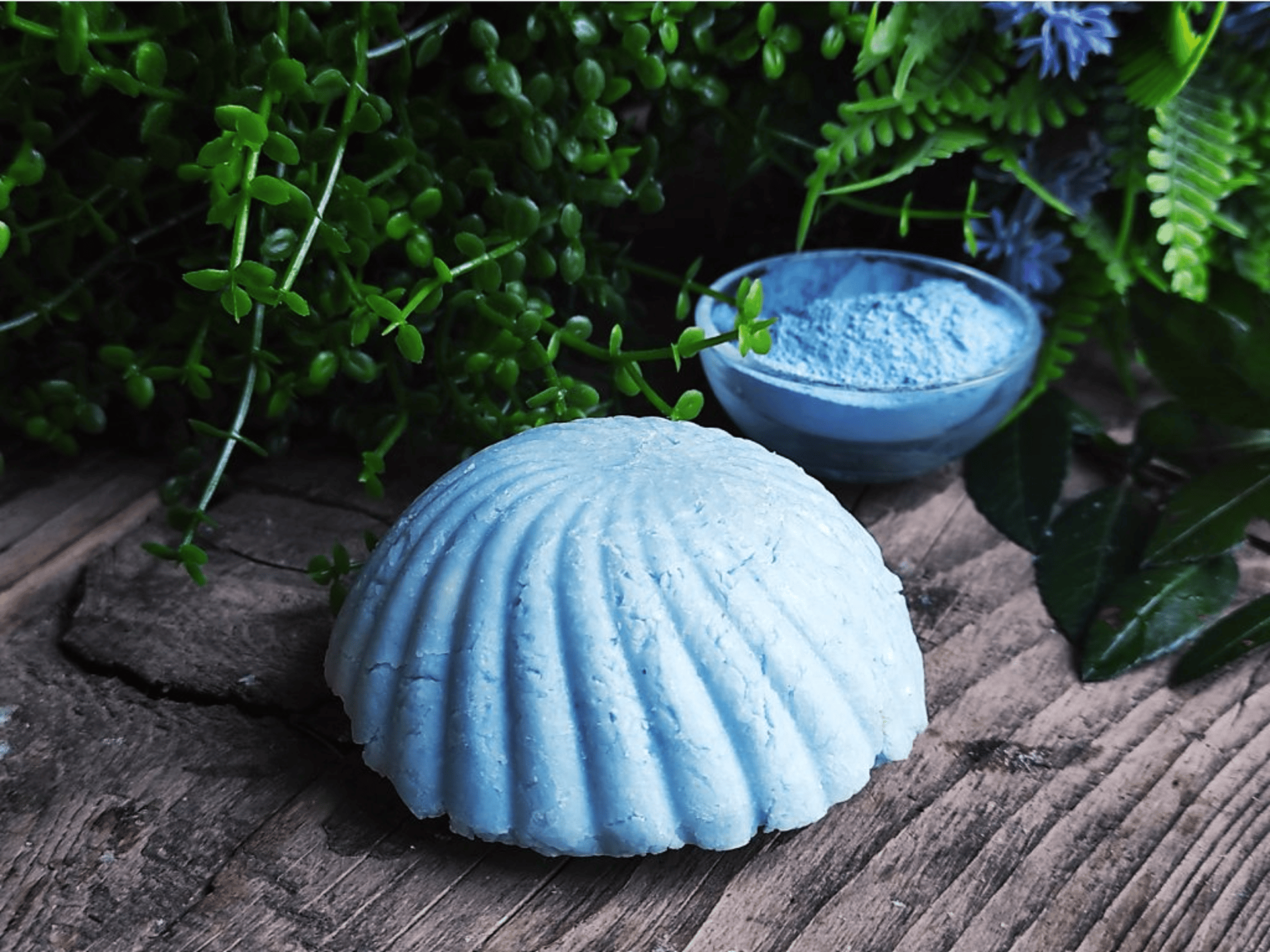 ocean waves crashing on shore during daytime