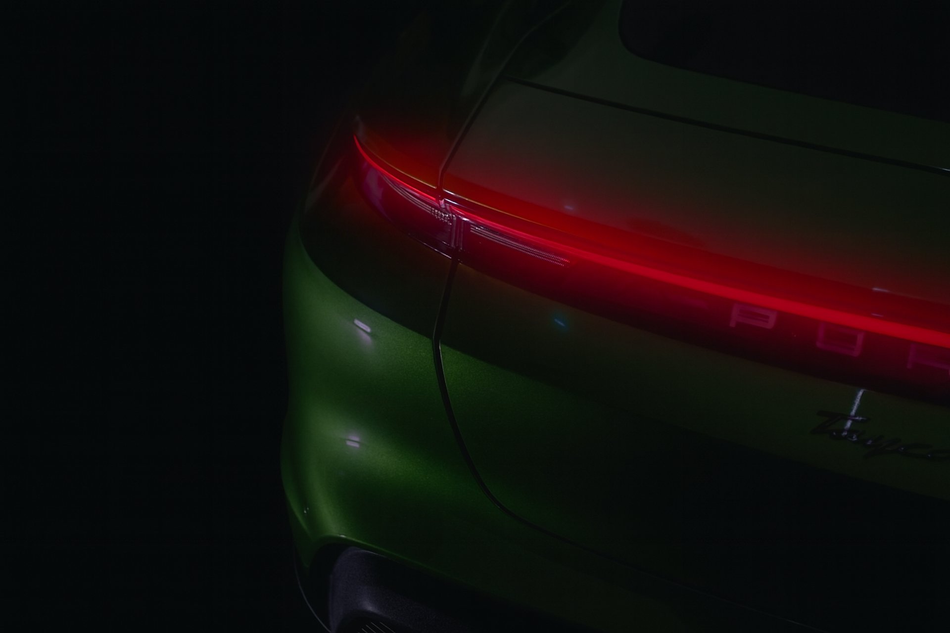 black and white table lamp on brown wooden table