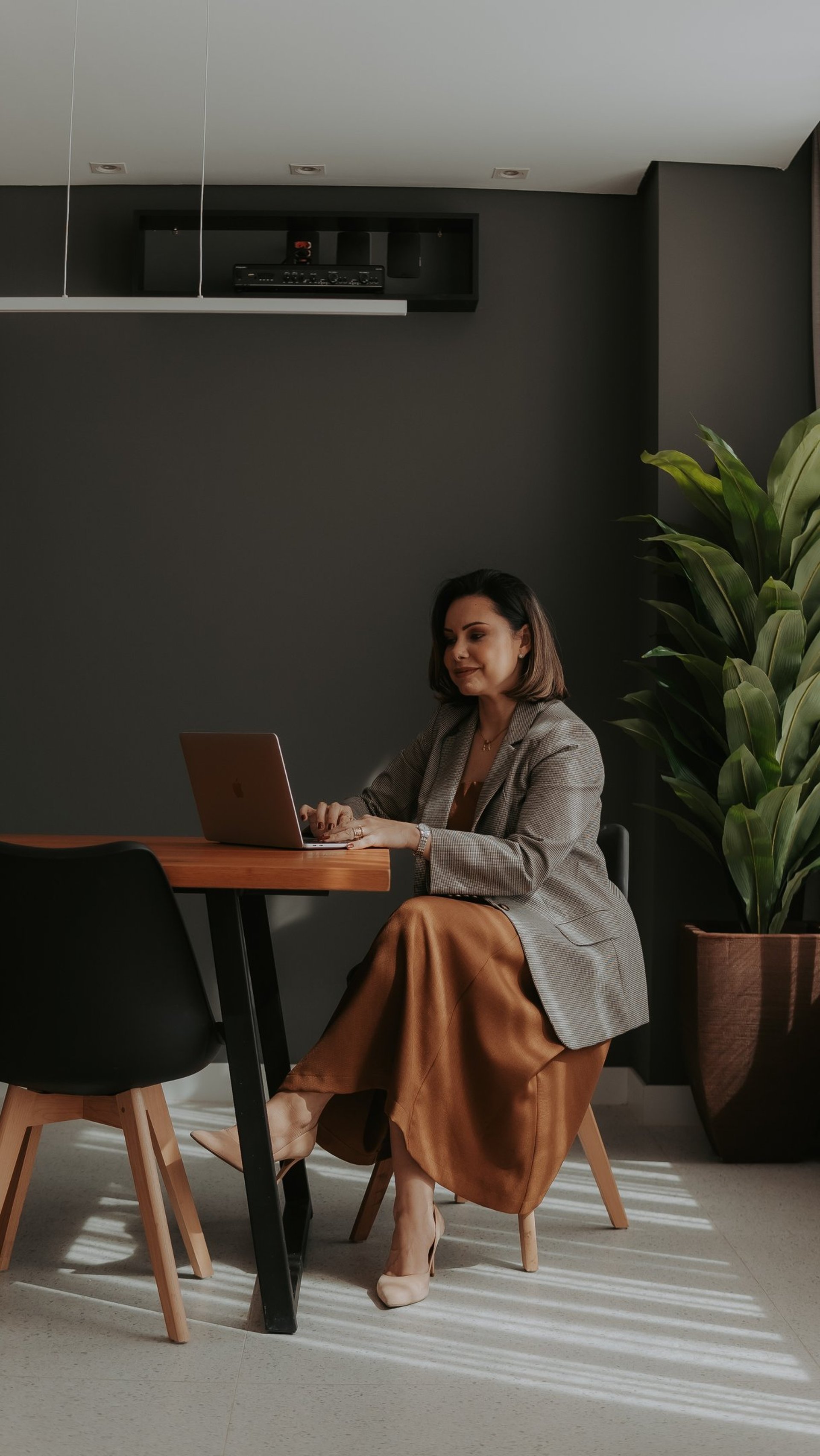 black and white bed linen