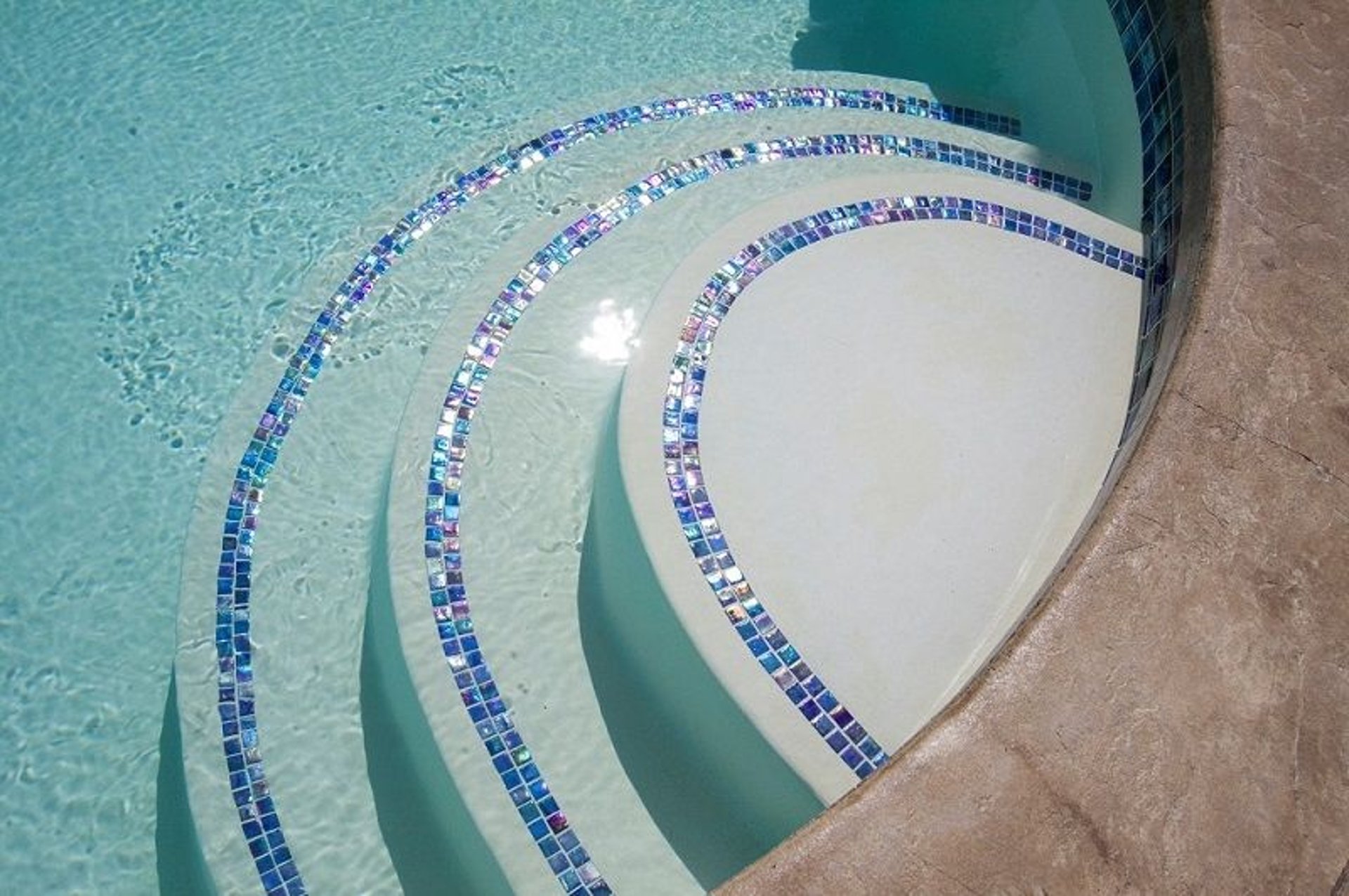 water splash in close up photography