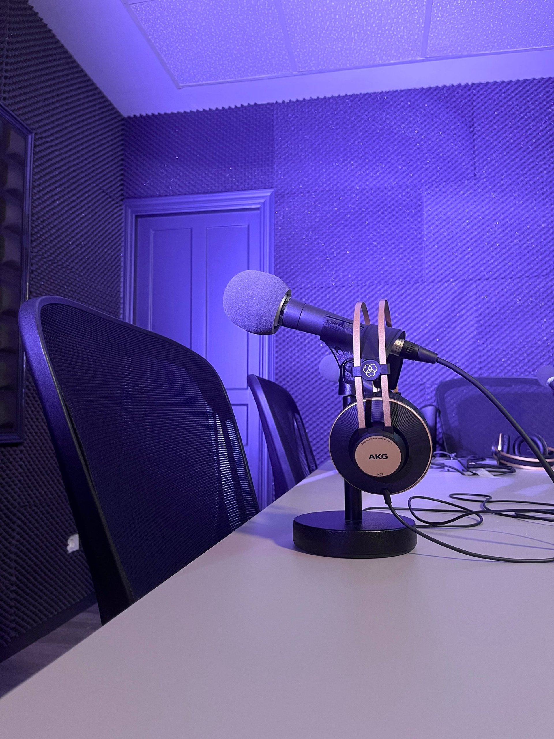 black microphone on black background
