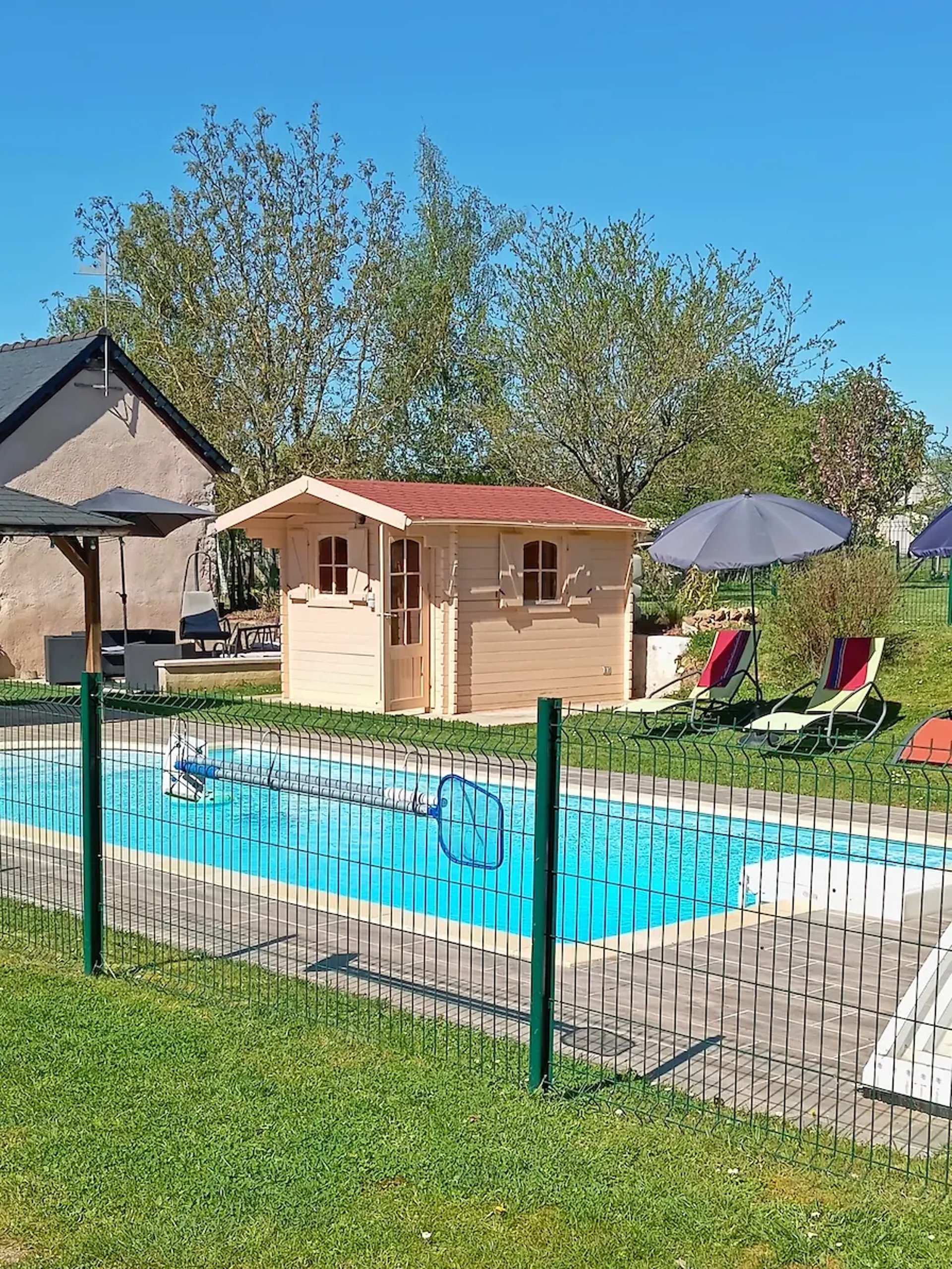 Piscine sécurisée gîtes Bricabroc