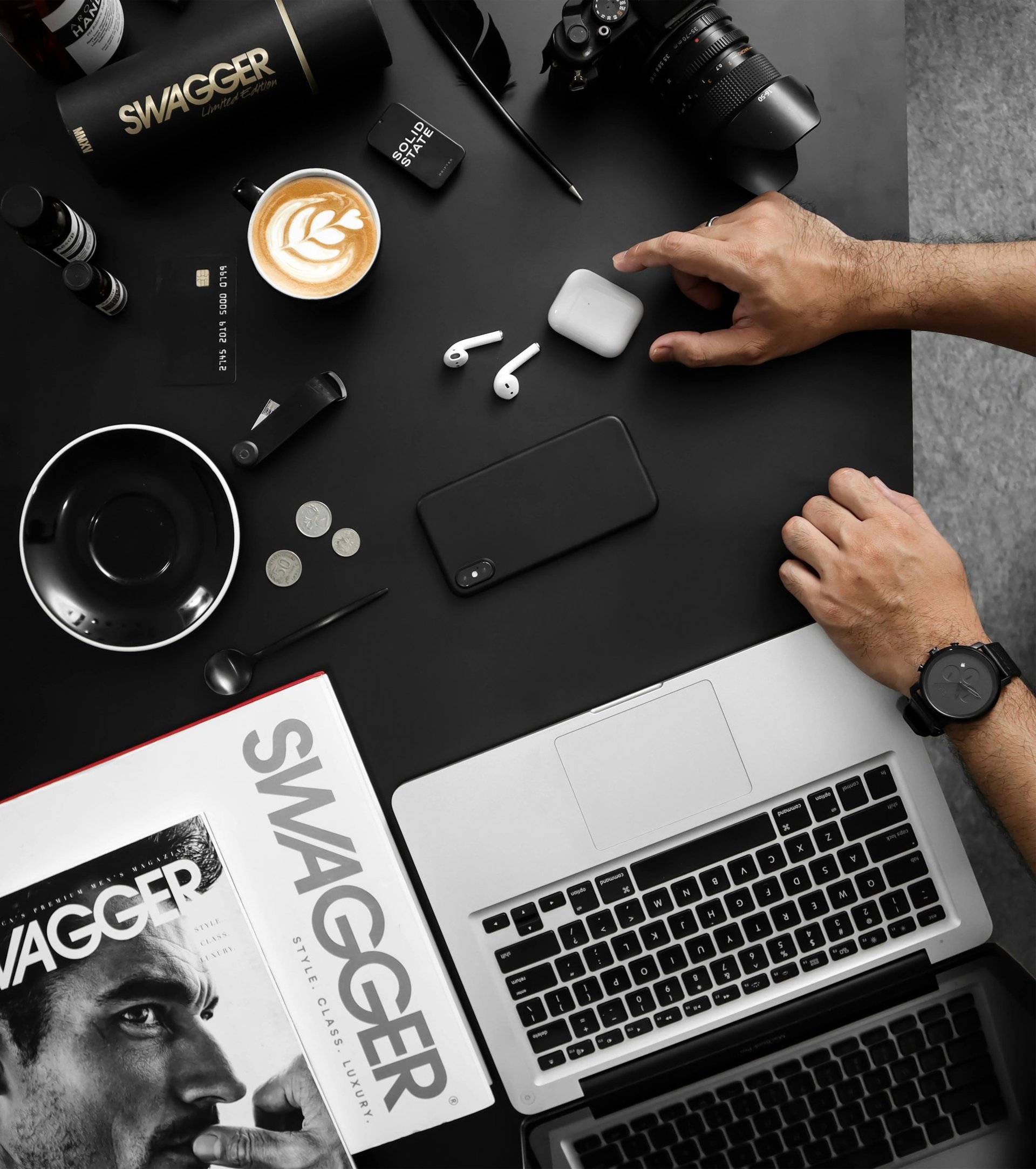 Beautiful-Worktable-modern-look-black