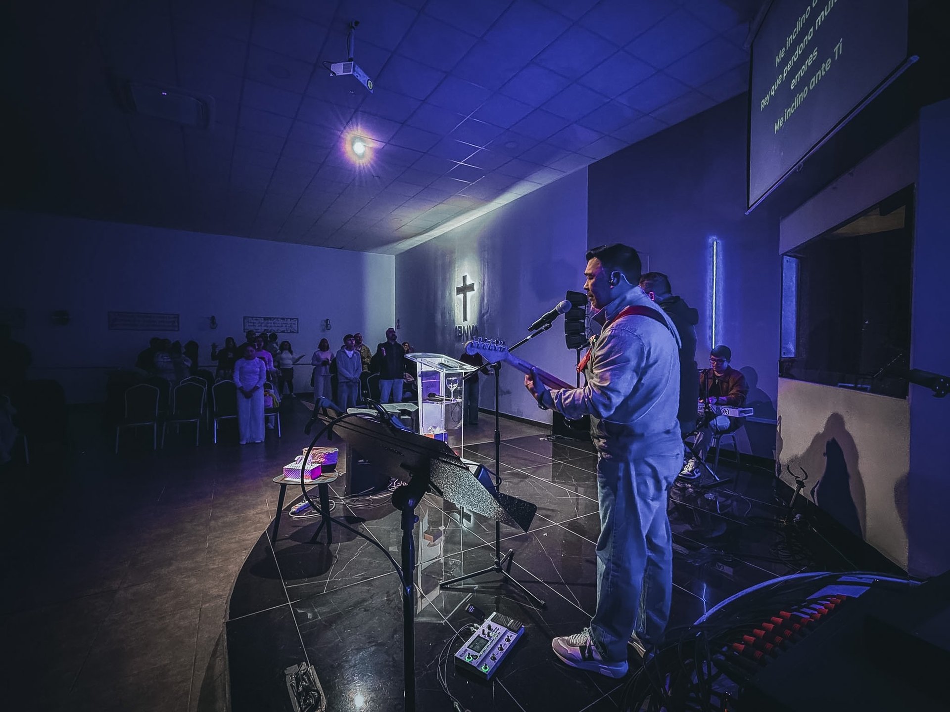 black and brown leather padded tub sofa
