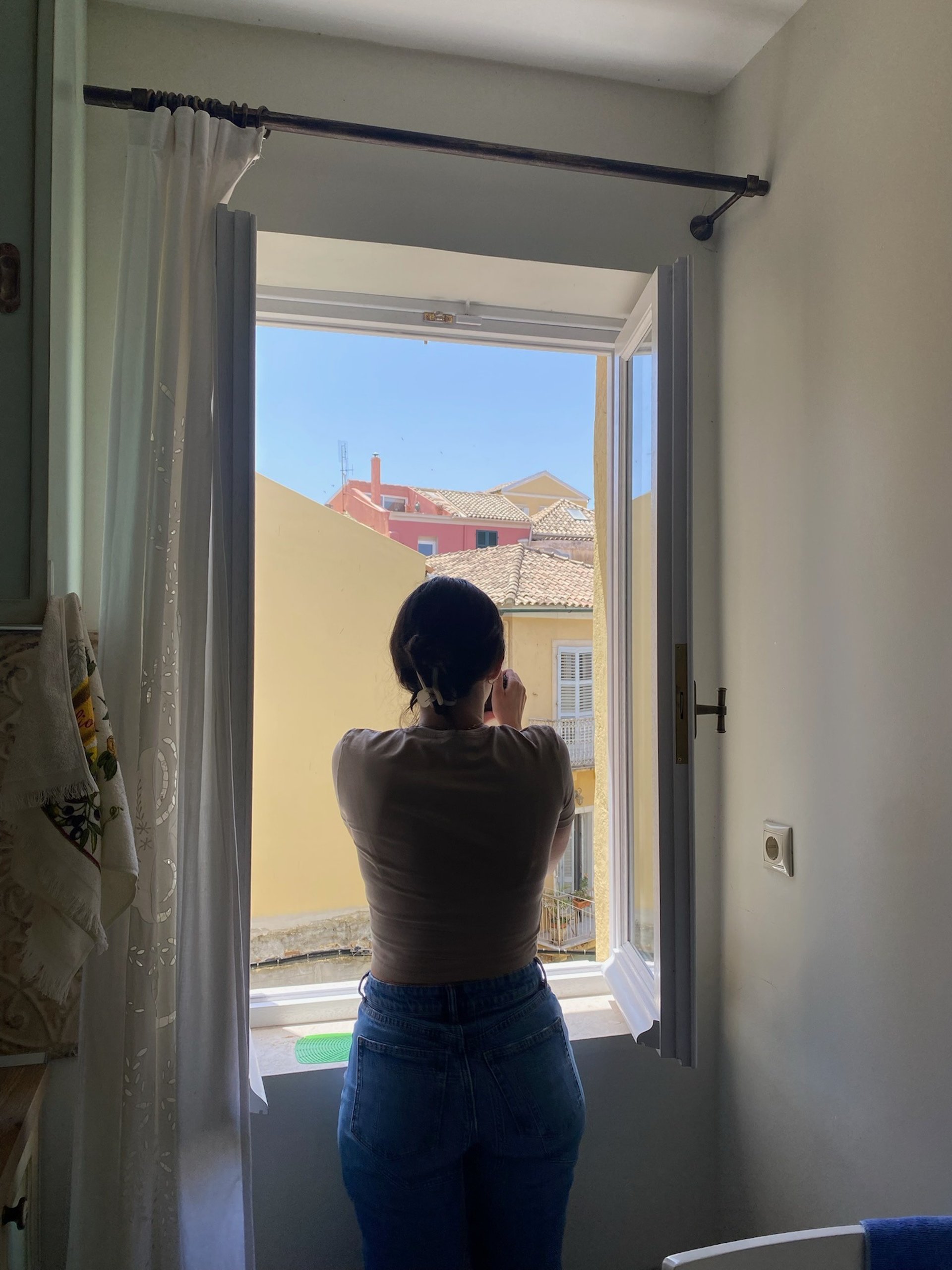 black and white bed linen