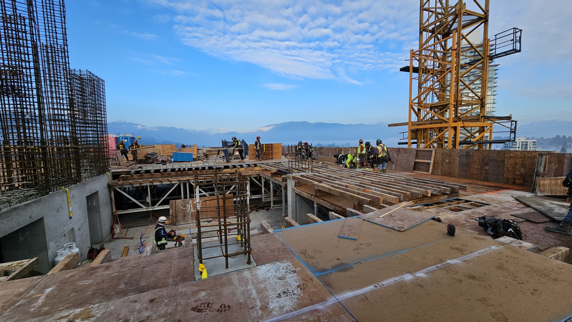 black and brown leather padded tub sofa
