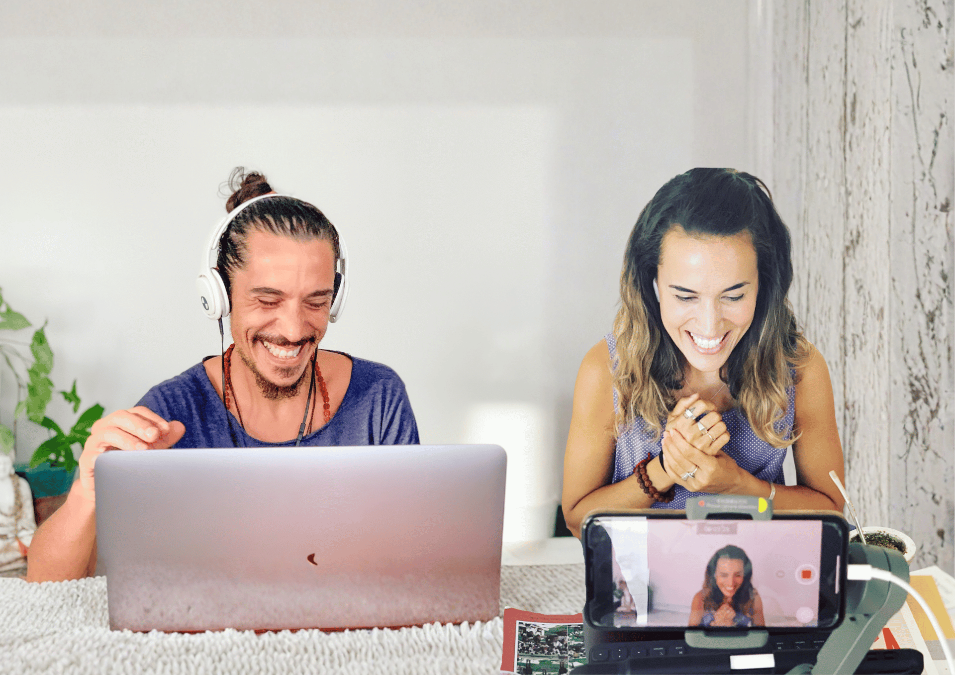 black and white bed linen