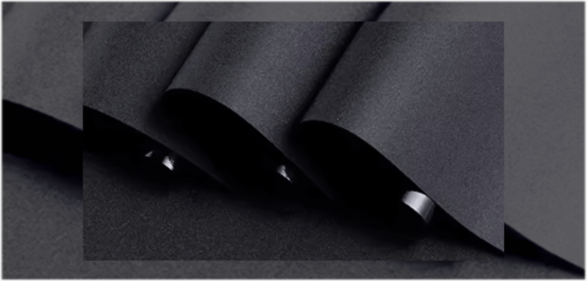 black and white bed linen