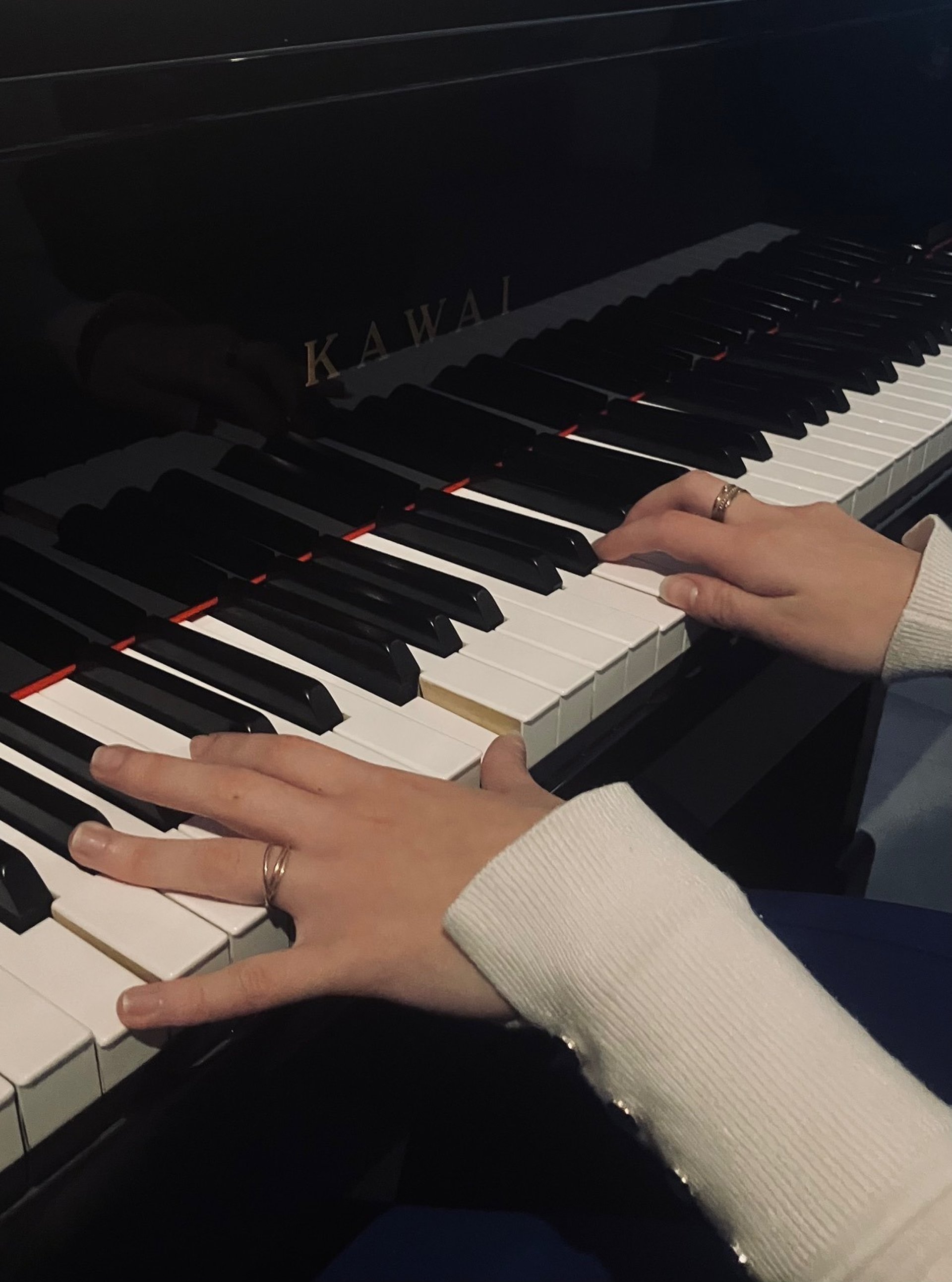 black and white bed linen