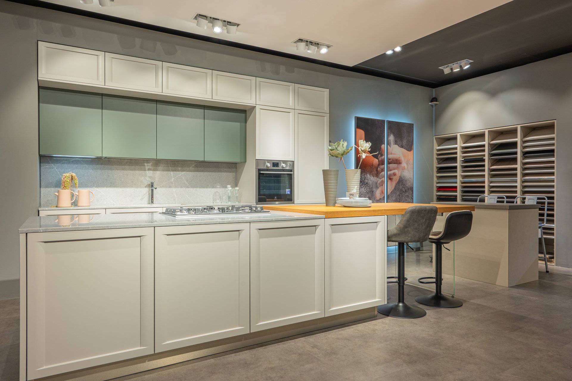 black and white bed linen