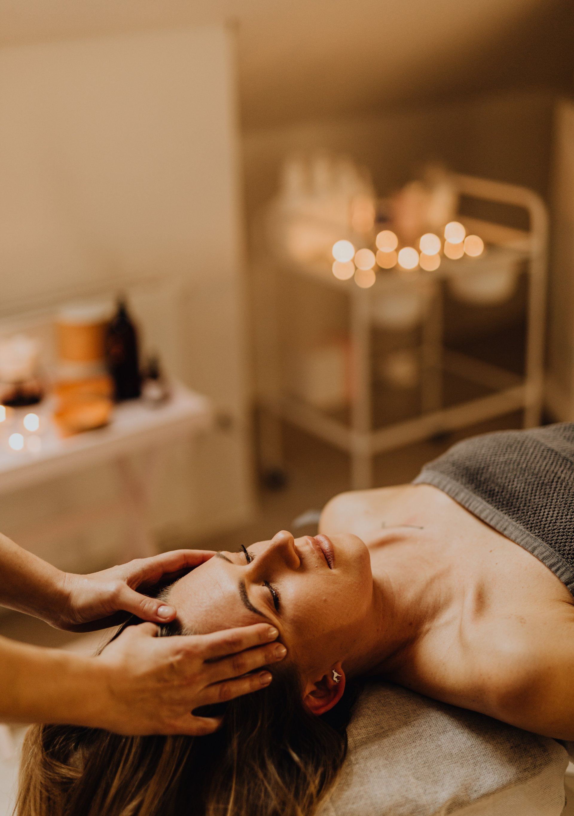 black and white bed linen