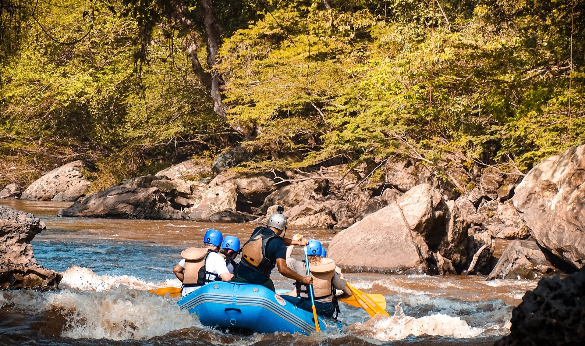 rafting Por el rio fonce 
