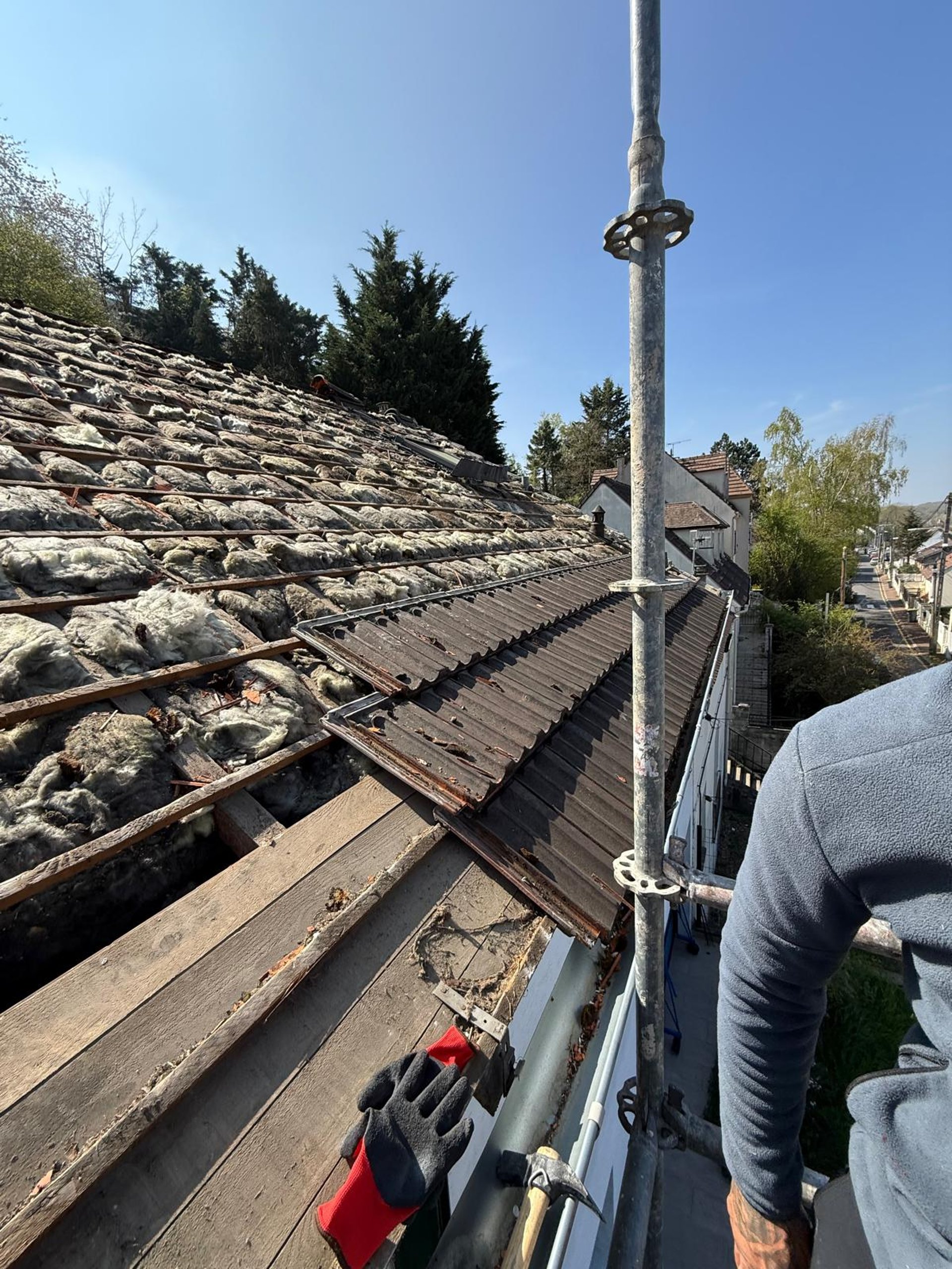 yellow and blue metal fence