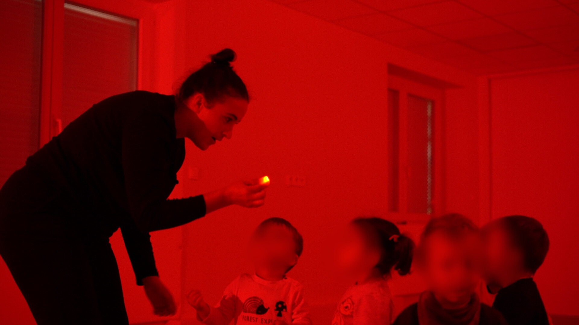 black and white bed linen