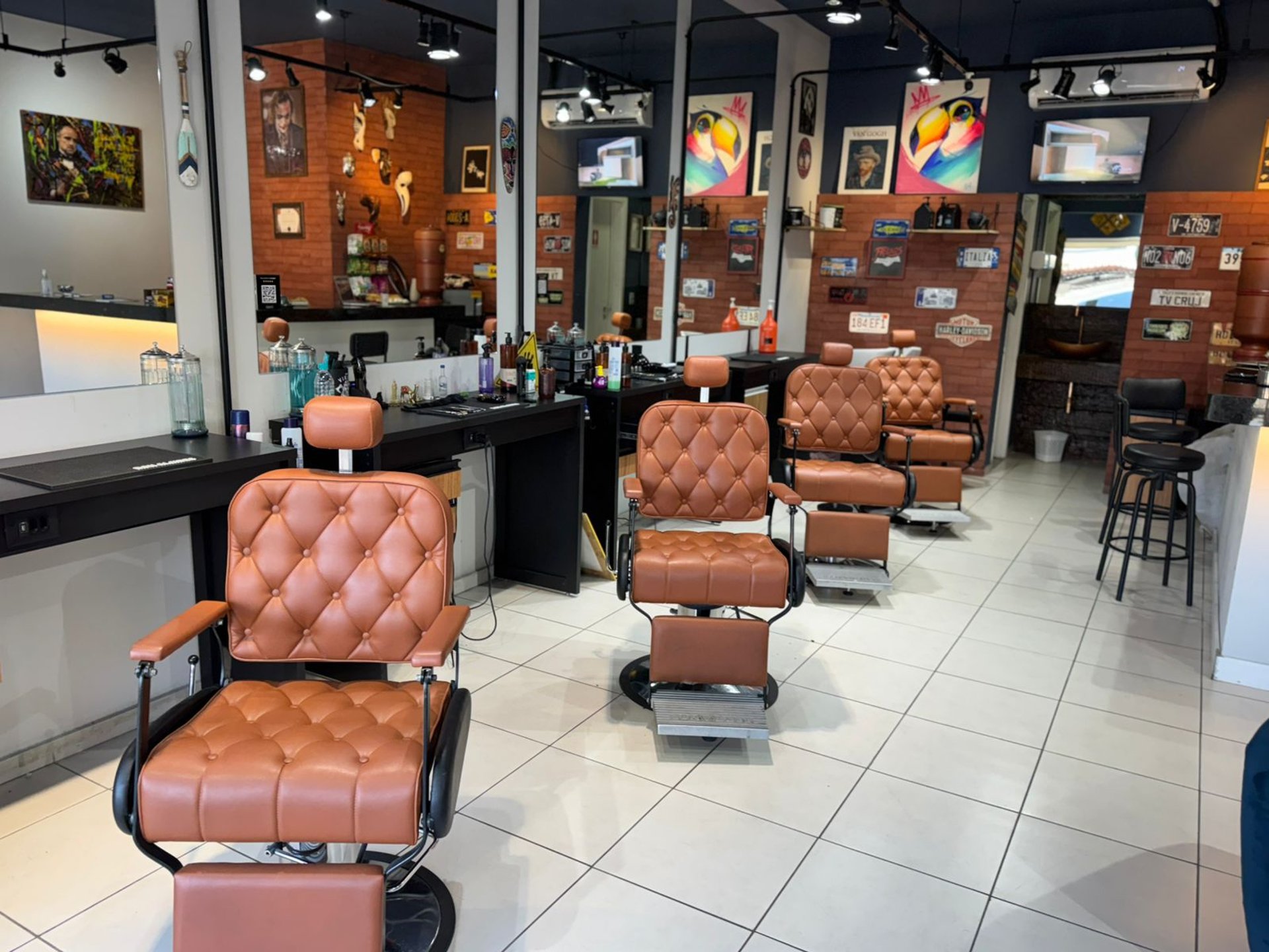 black and white bed linen