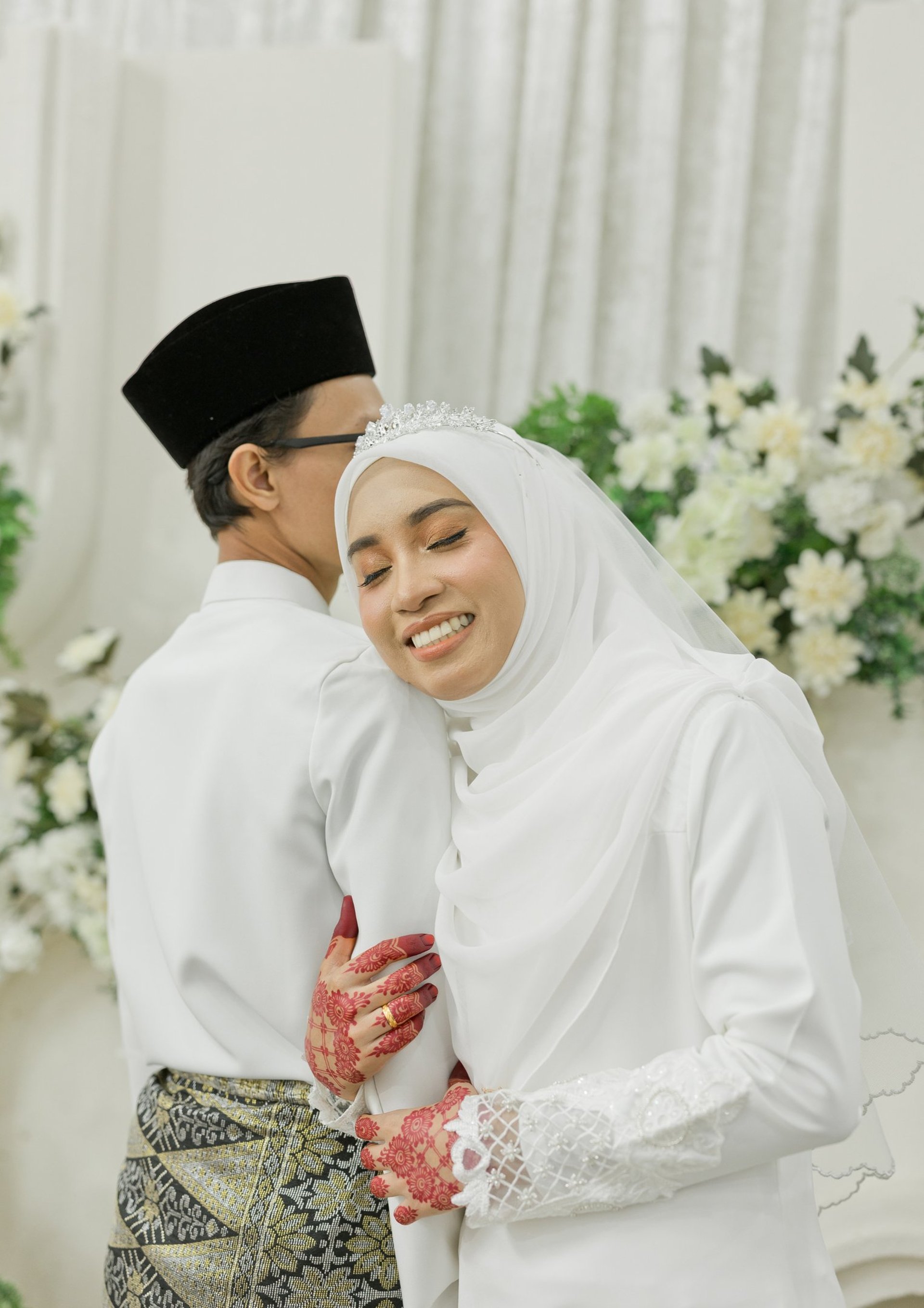 black and white bed linen