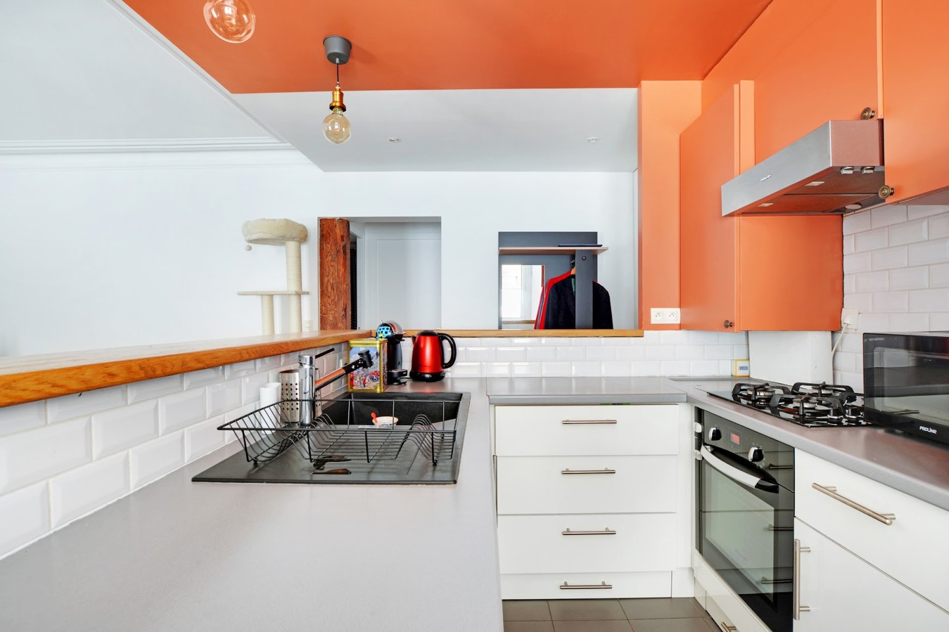 black and white bed linen