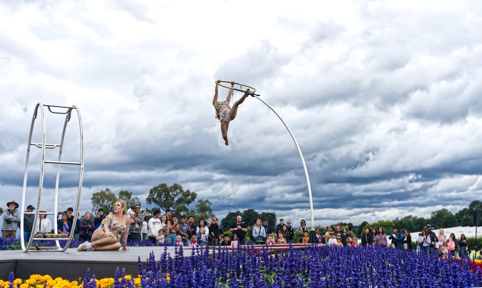 black and white bed linen