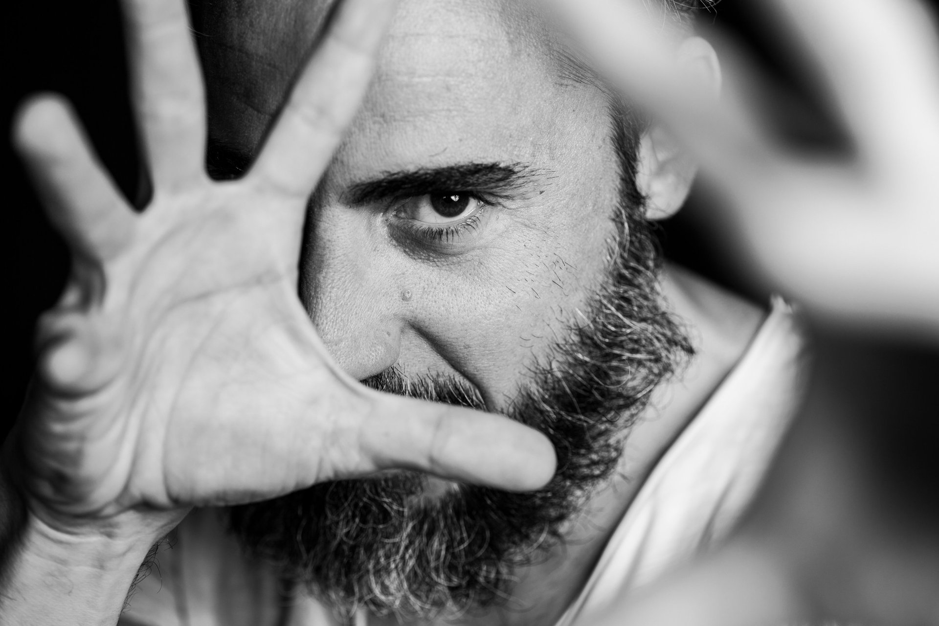 black and white bed linen