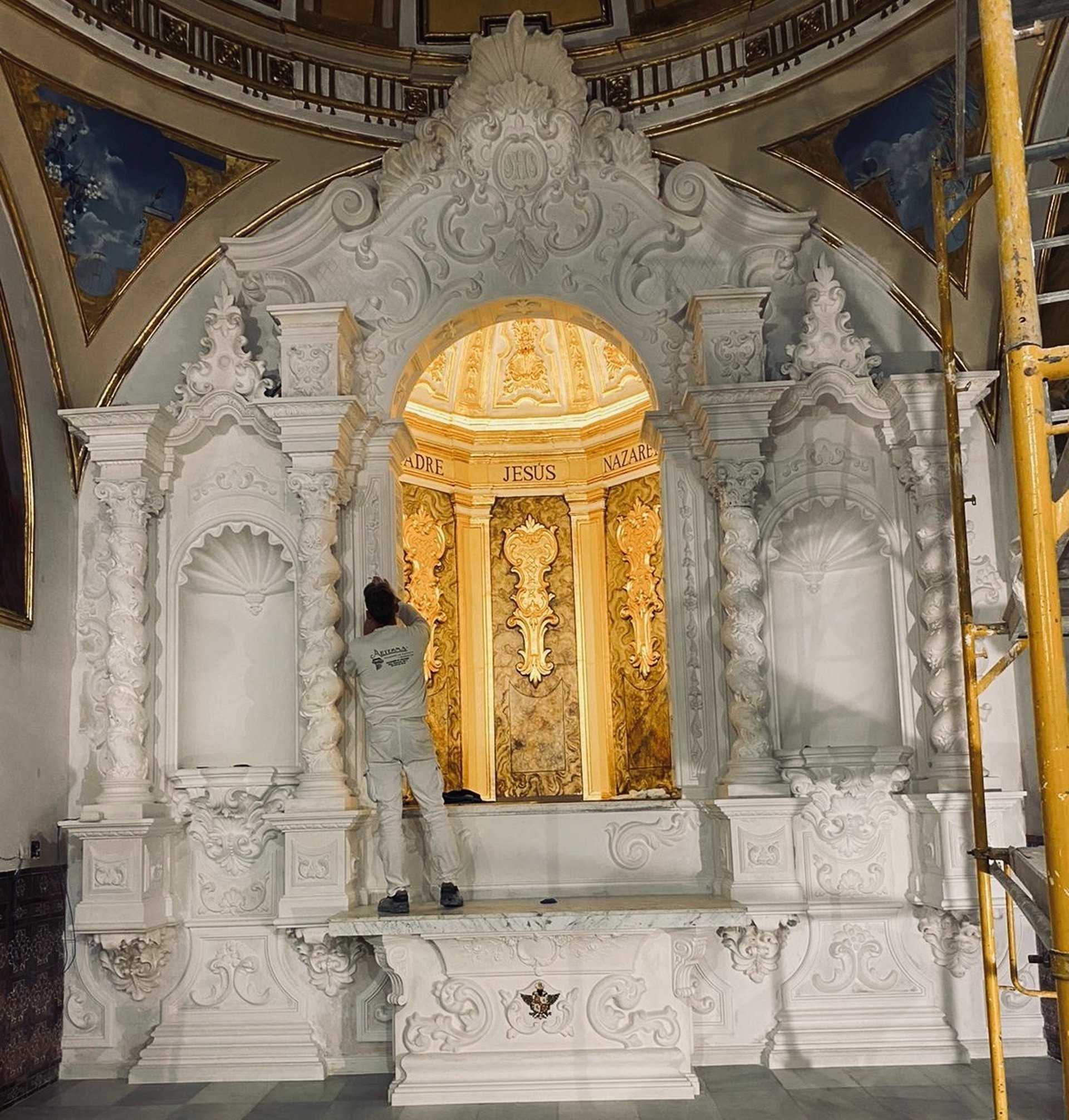 black and brown leather padded tub sofa