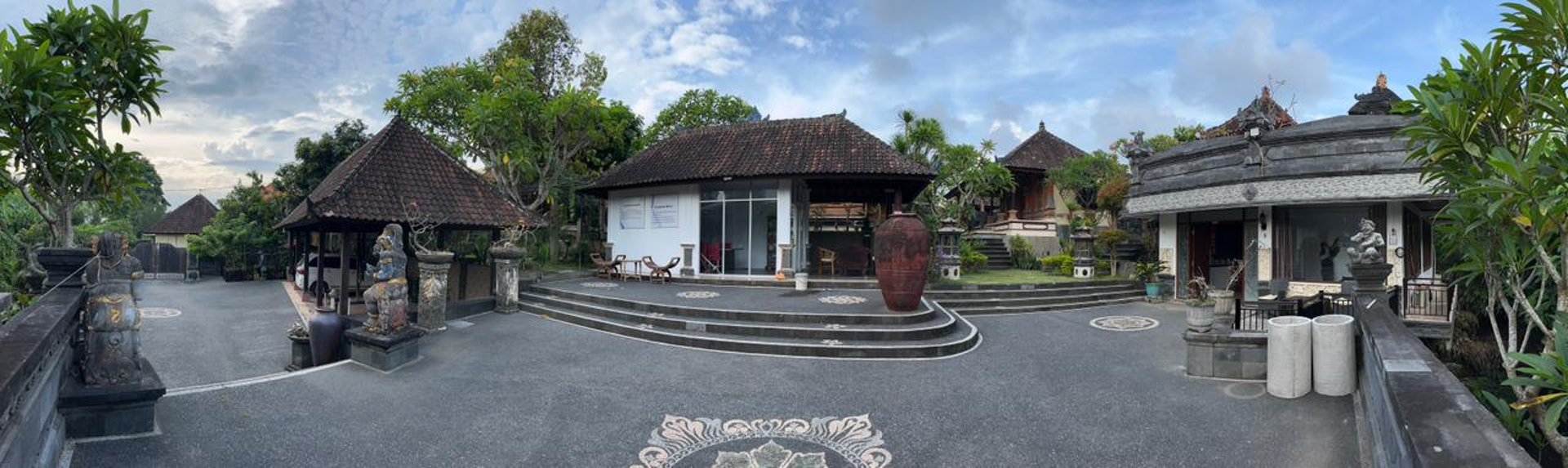 black and brown leather padded tub sofa