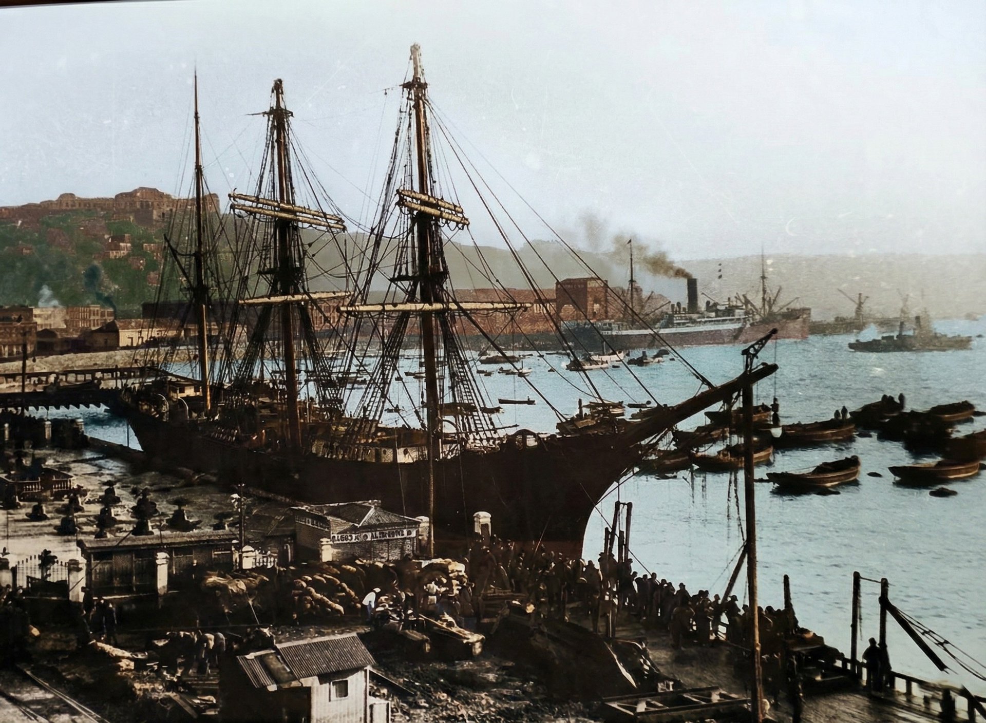 black and white bed linen