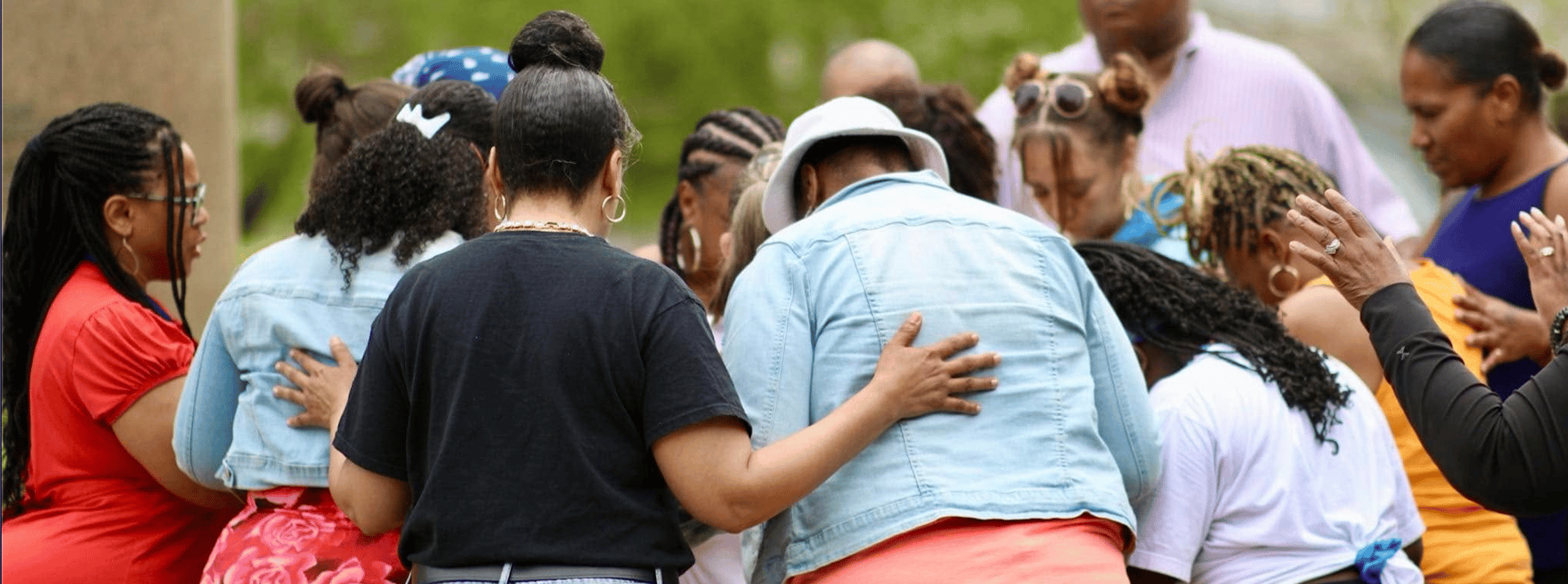 gray computer monitor