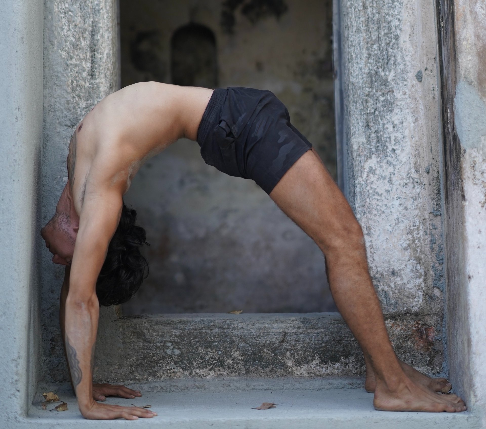 black and white bed linen