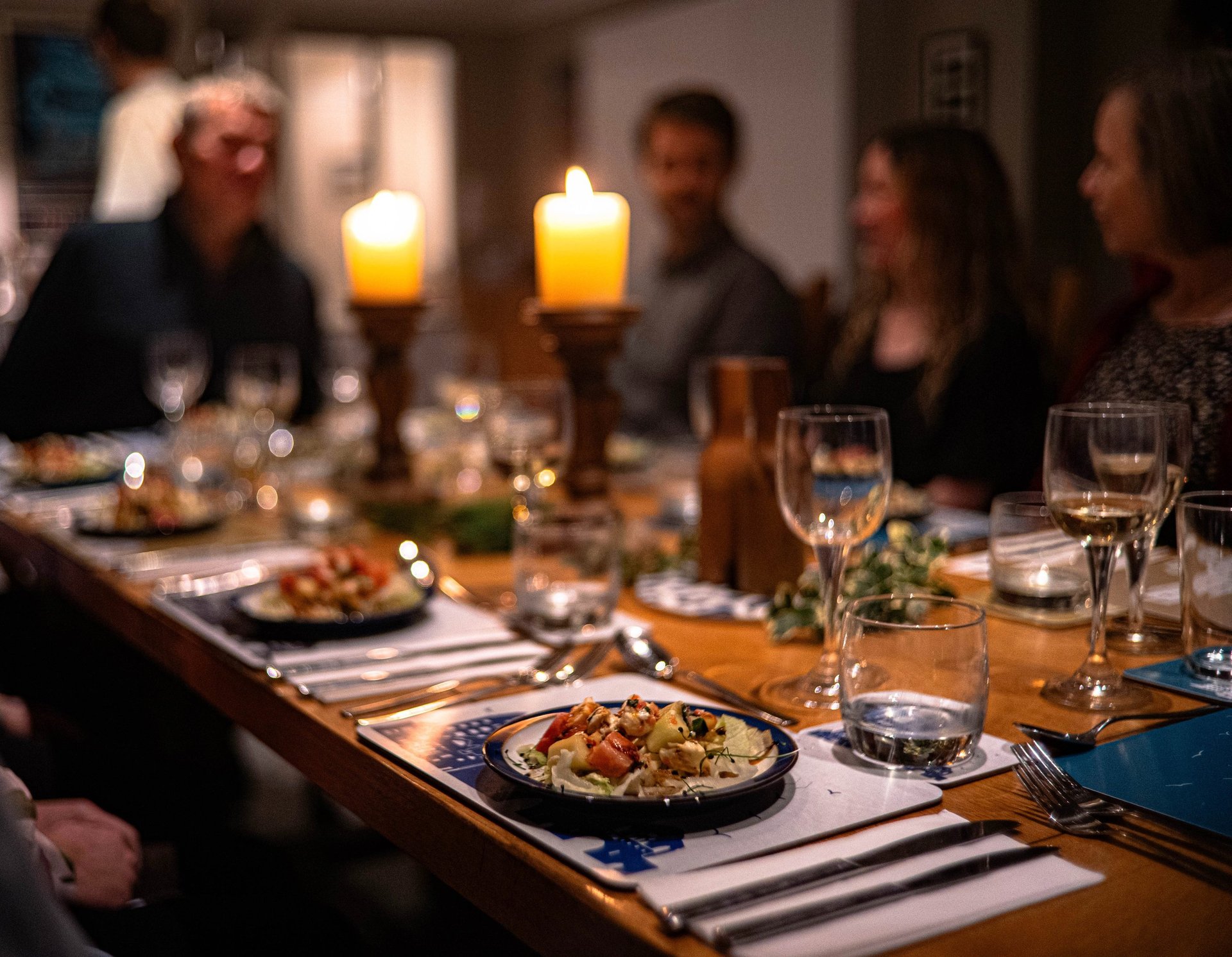 black and white bed linen