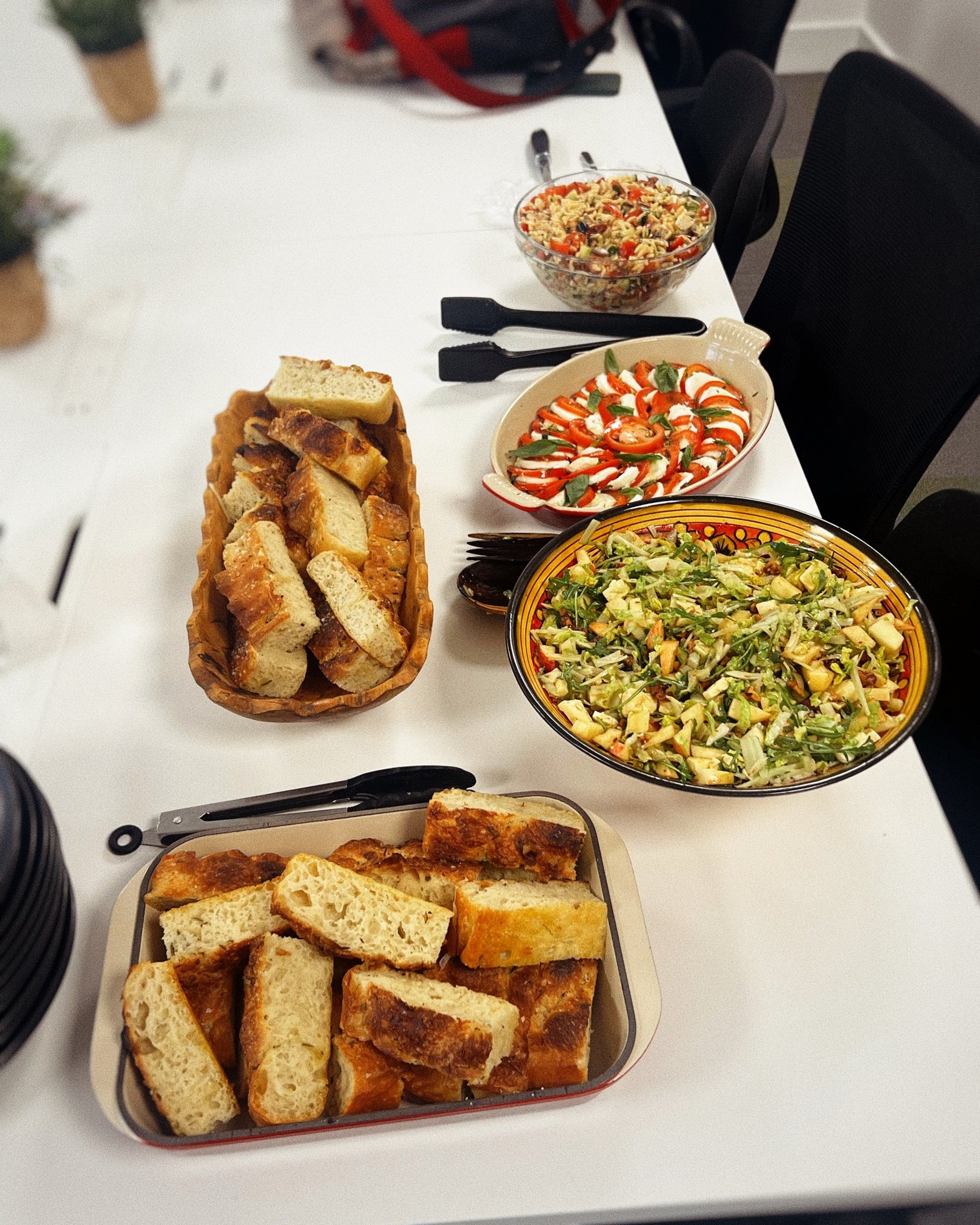 black and white bed linen