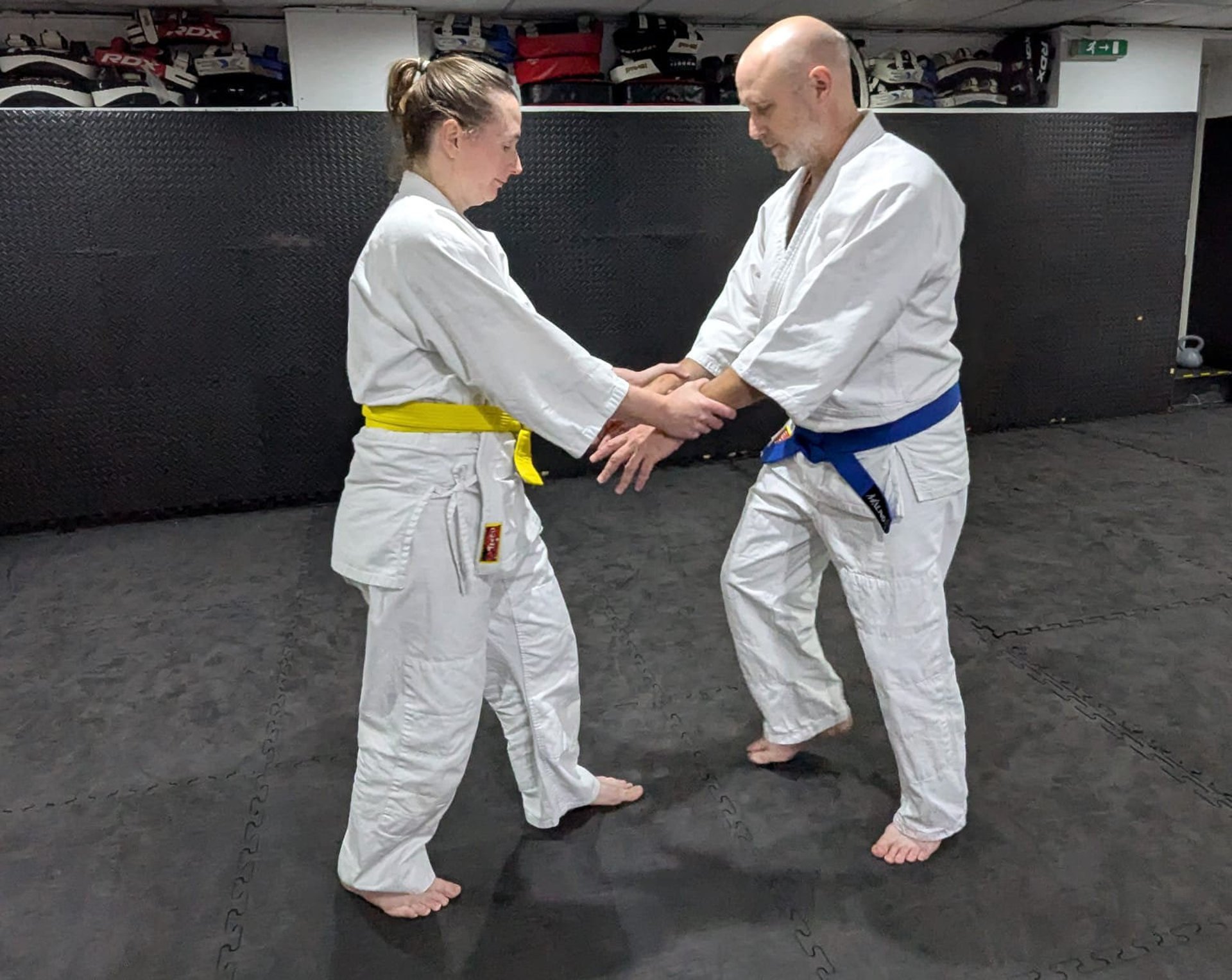 black and white bed linen