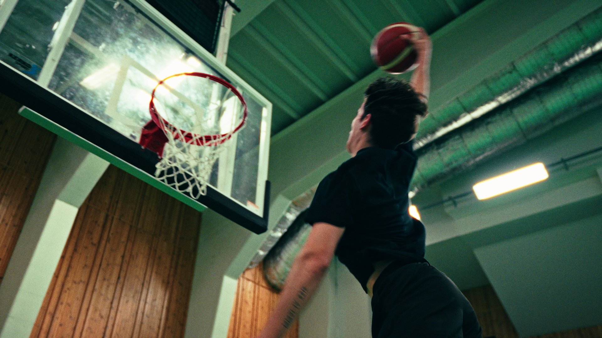 black and white bed linen