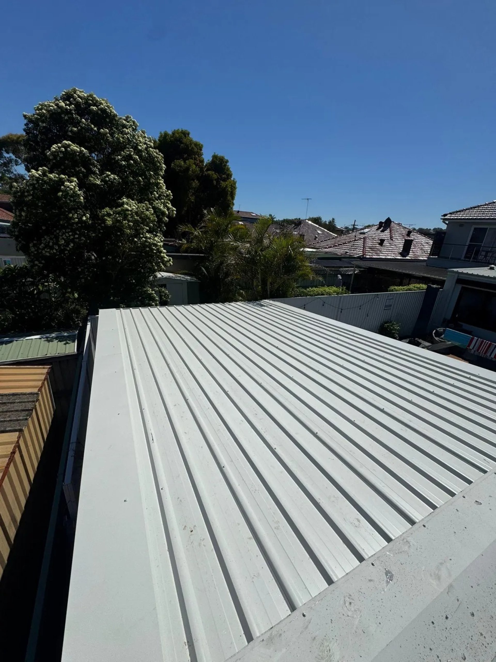 black and brown leather padded tub sofa