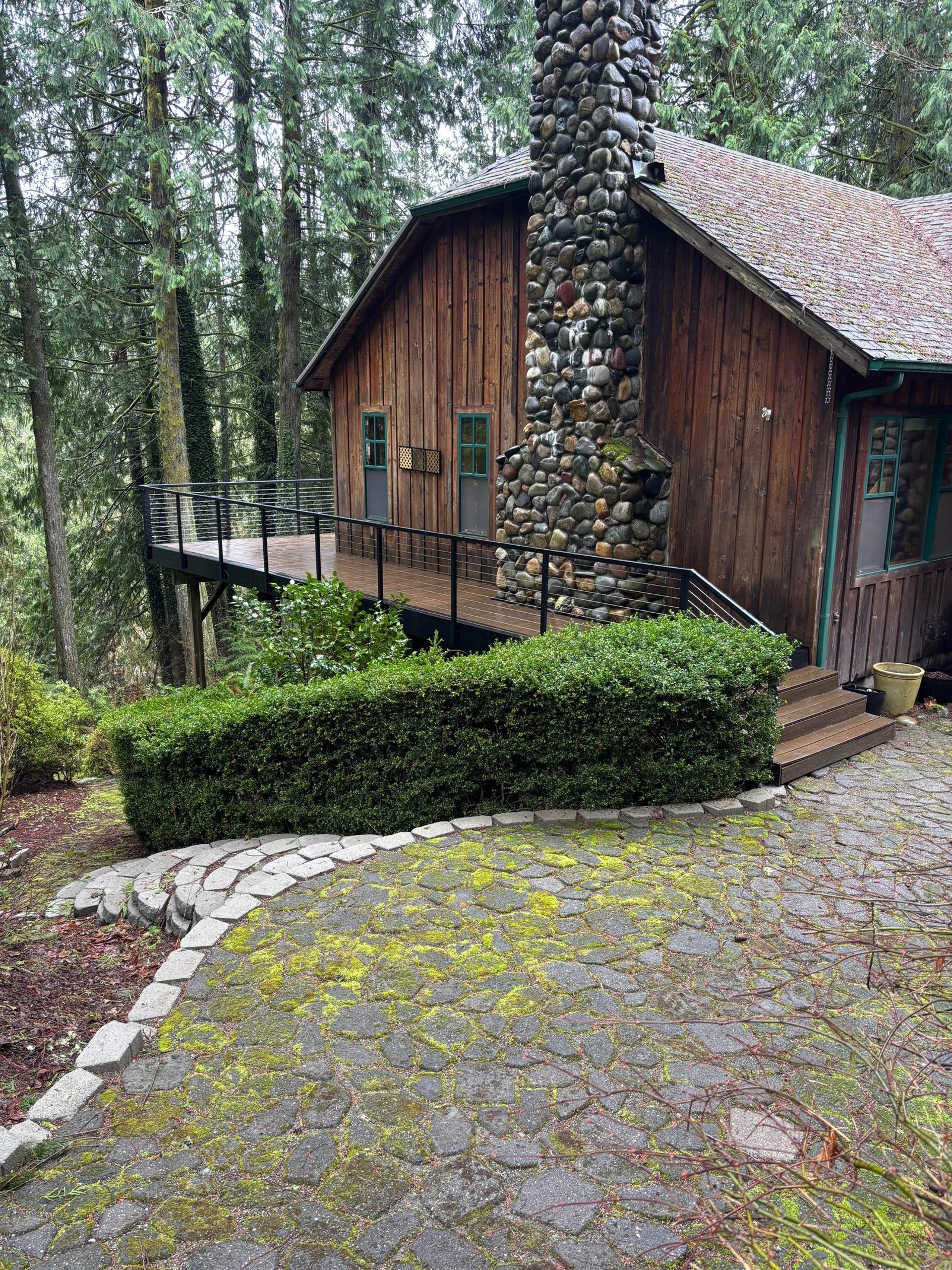 Custom deck and railing completed by Hill Family Homes