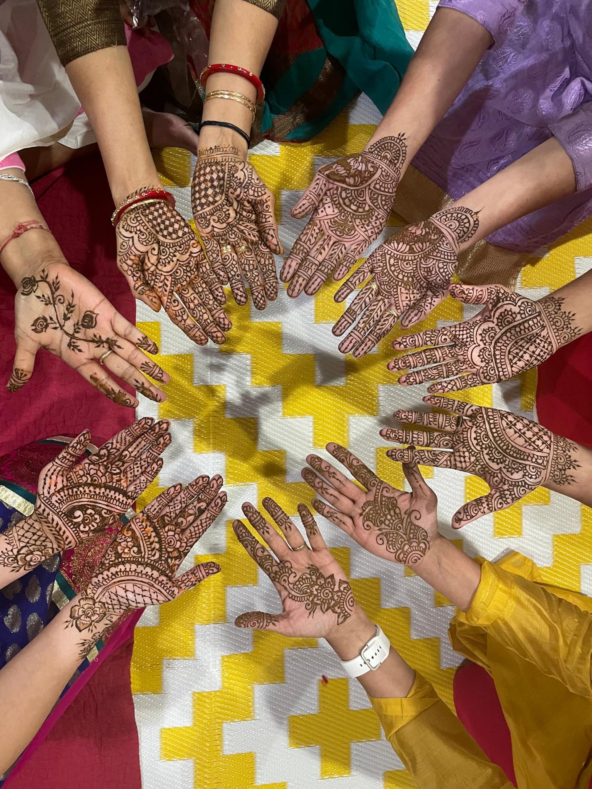 black and white bed linen