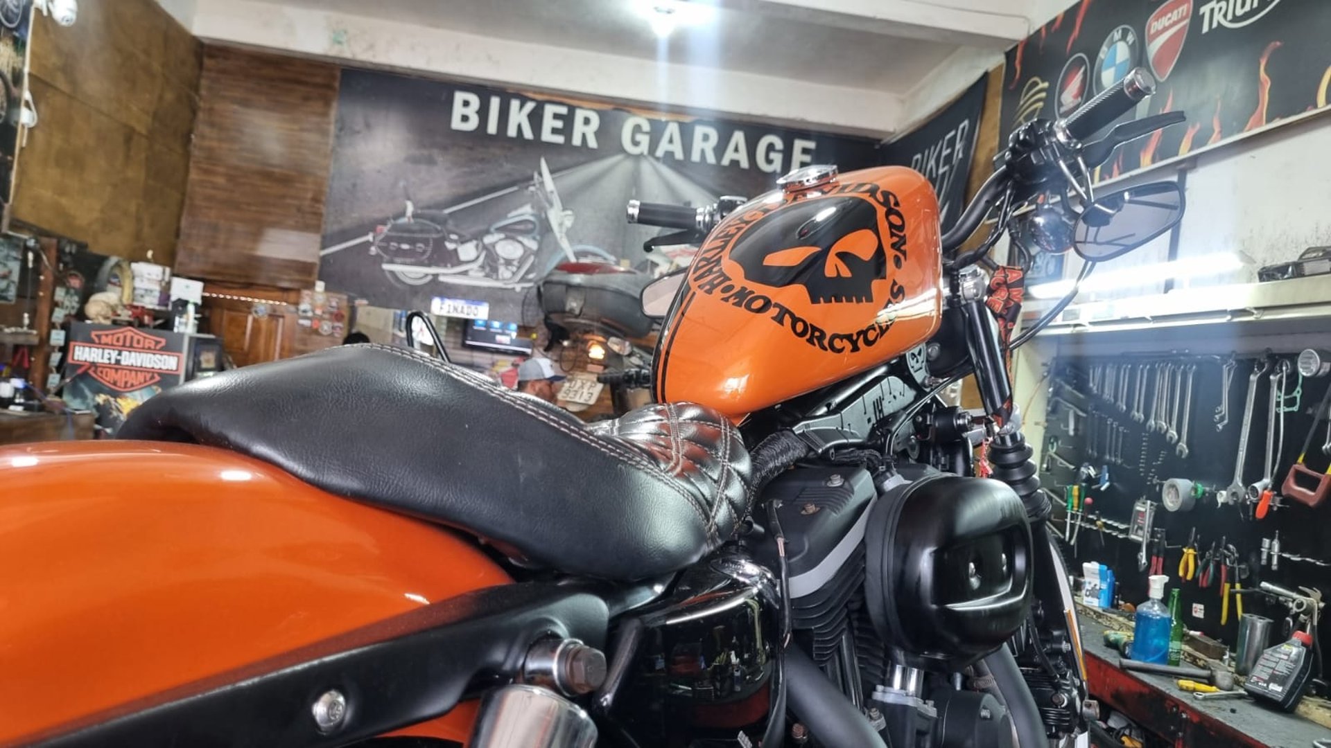 black and brown leather padded tub sofa