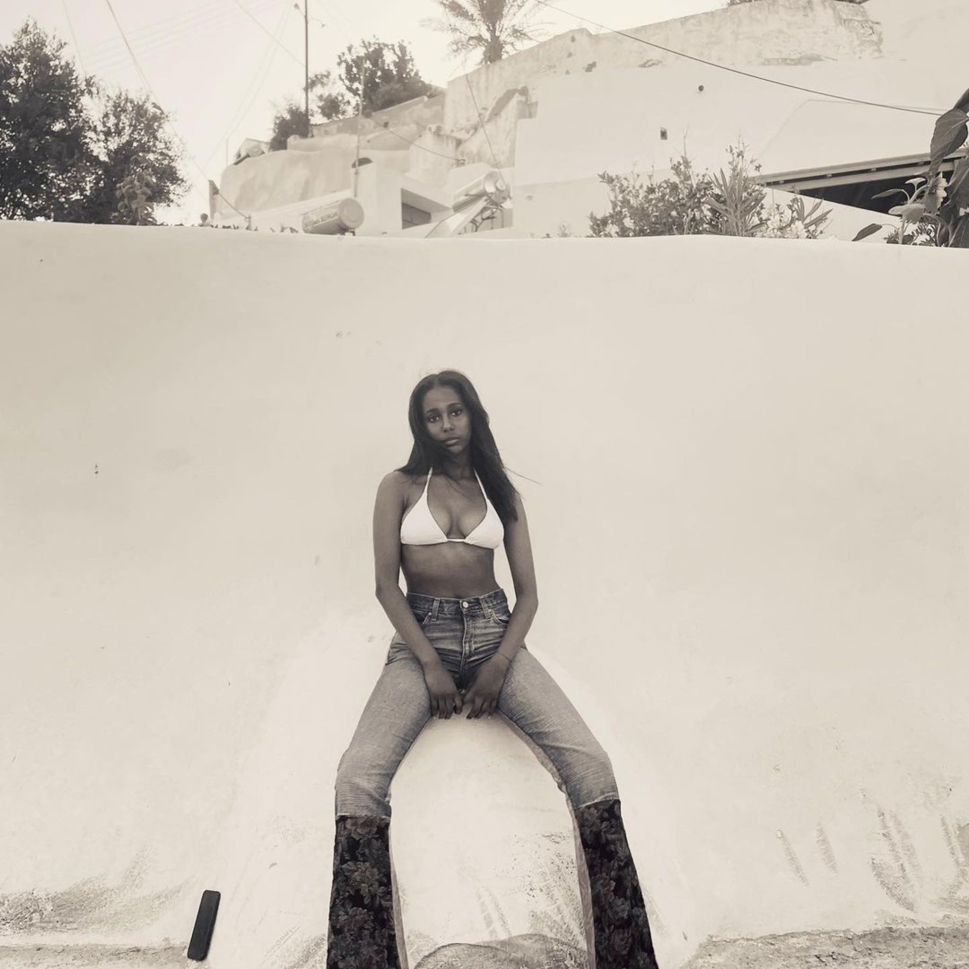 black and white bed linen