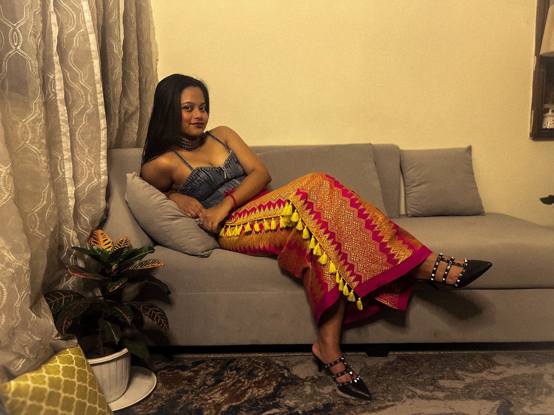 black and white bed linen