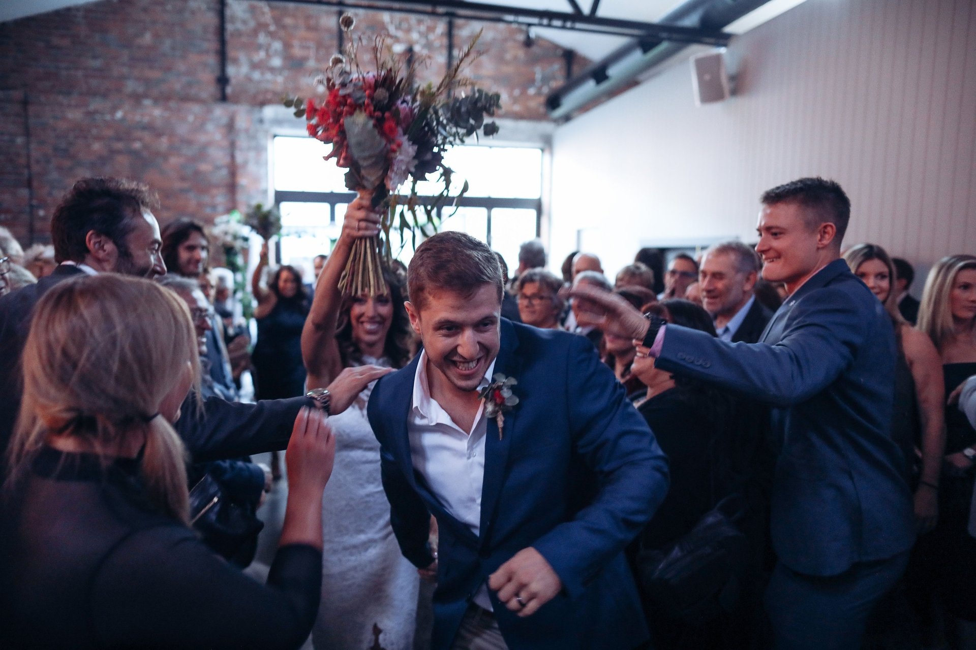 gray computer monitor