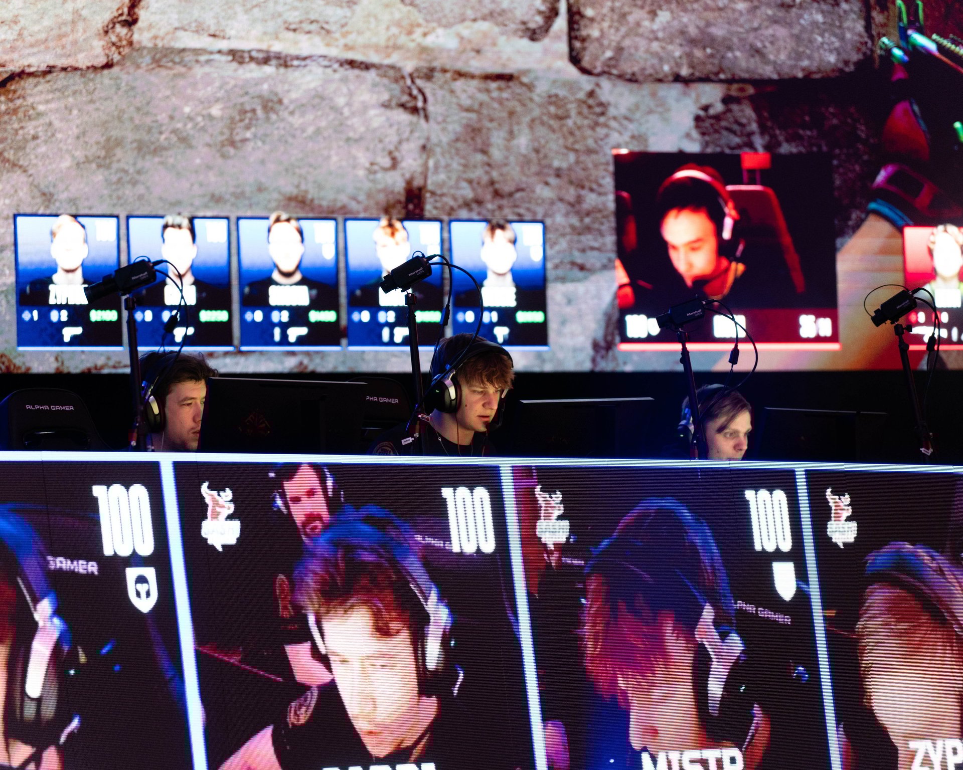 an abstract photo of a curved building with a blue sky in the background
