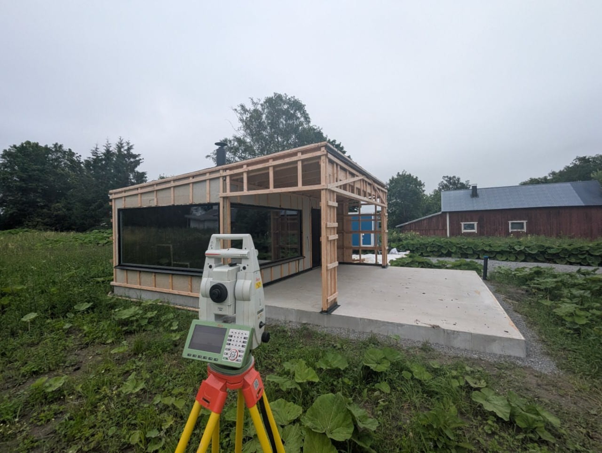 black and brown leather padded tub sofa
