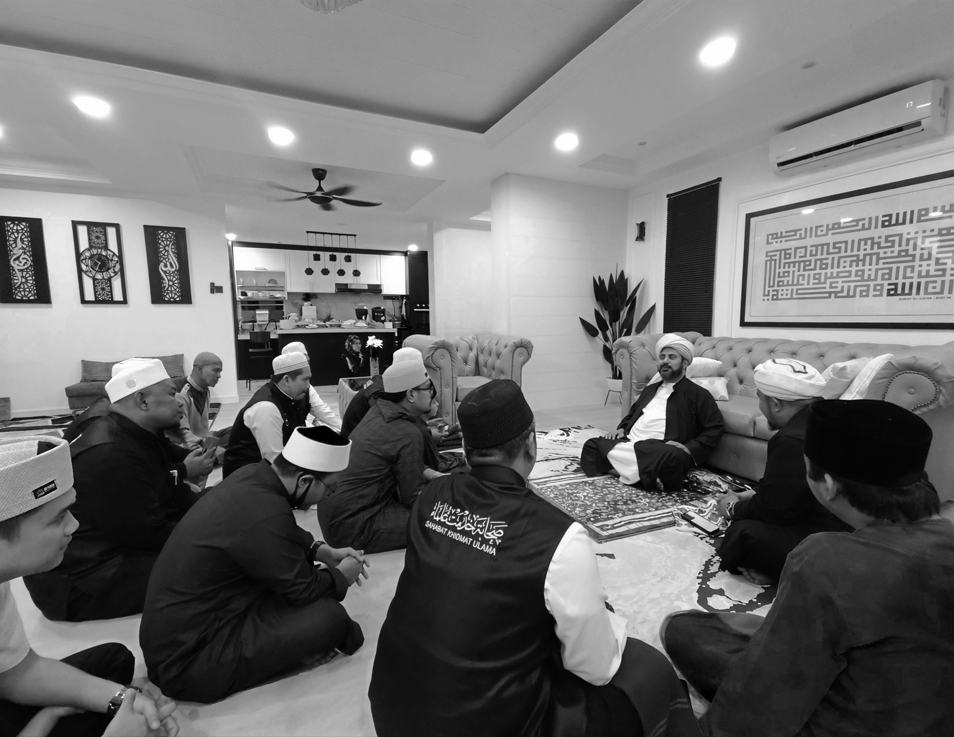 black and white bed linen