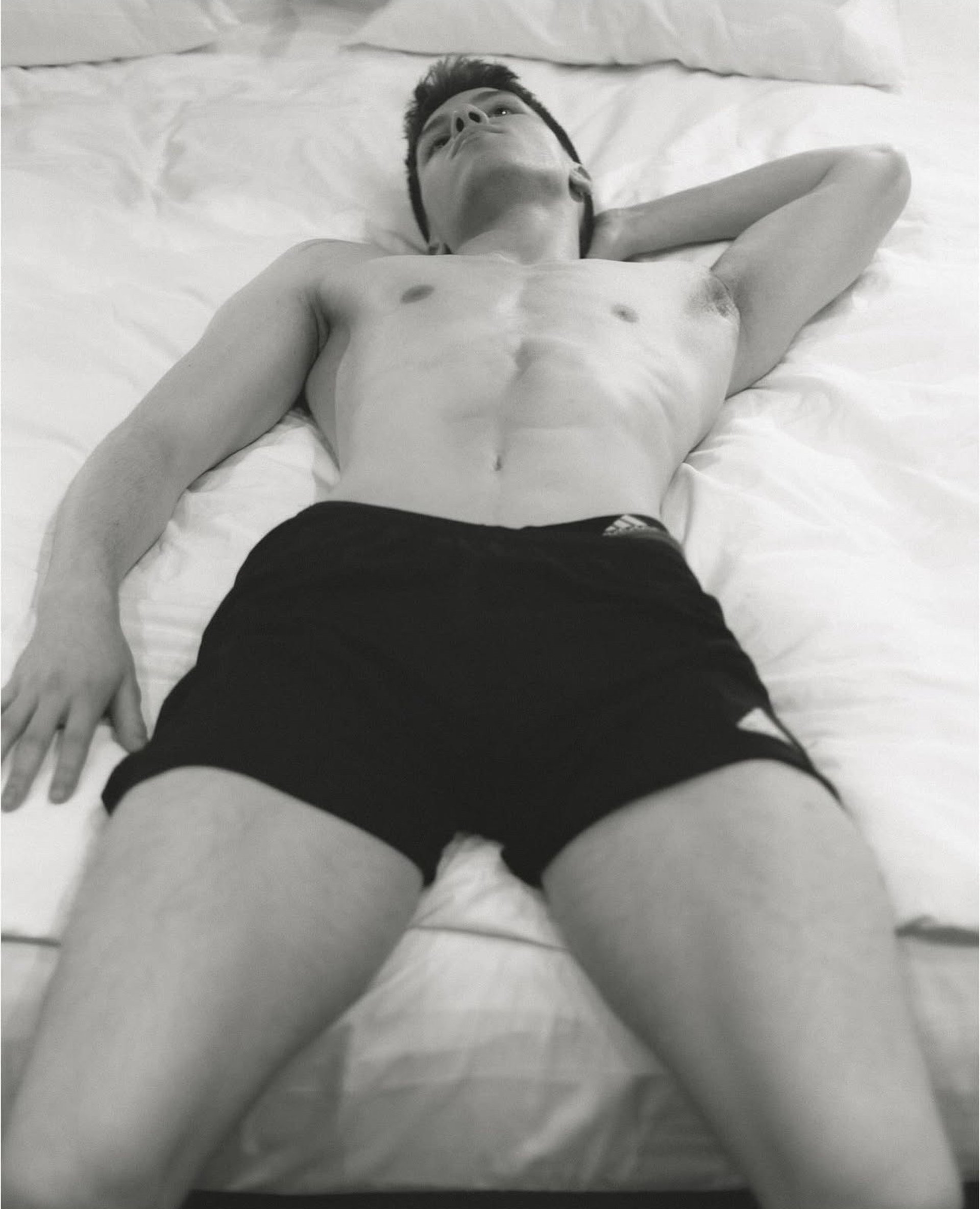 black and white bed linen