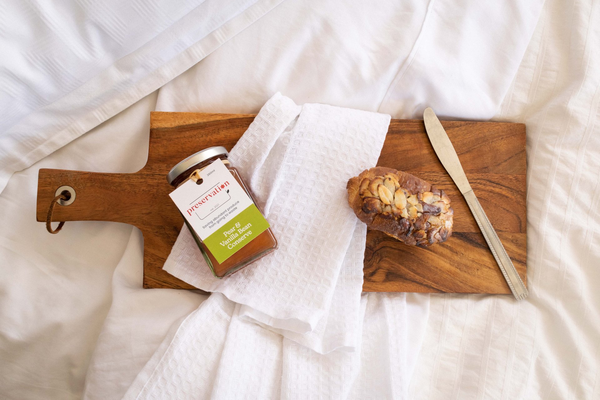 black and white bed linen