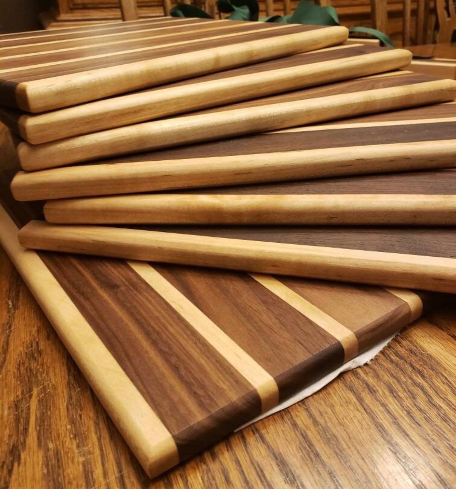 brown and white wooden chopping board