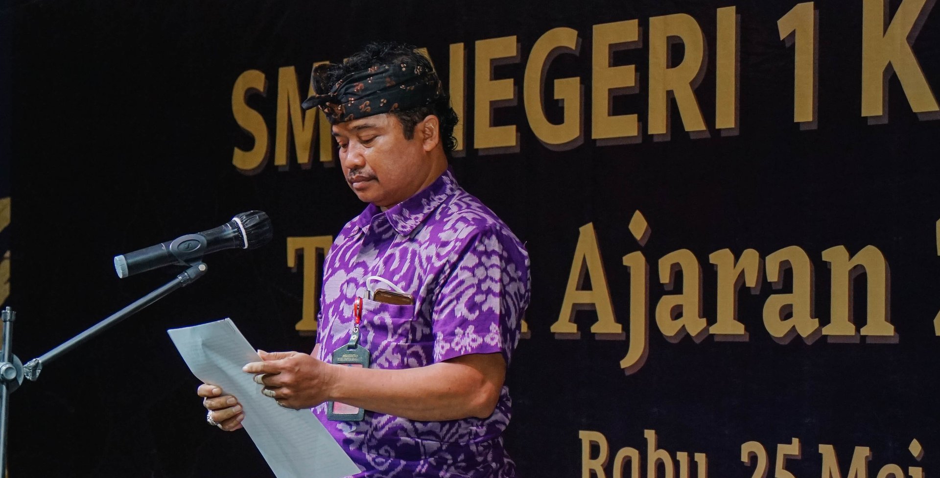 black and brown leather padded tub sofa