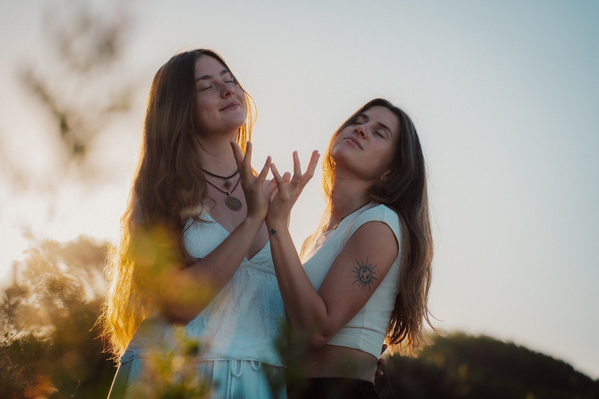 black and white bed linen