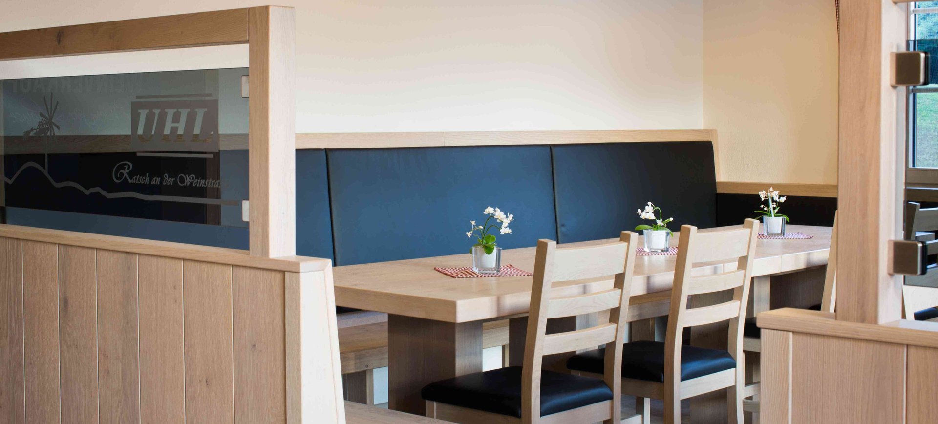 Buschenschank Innenraum Links