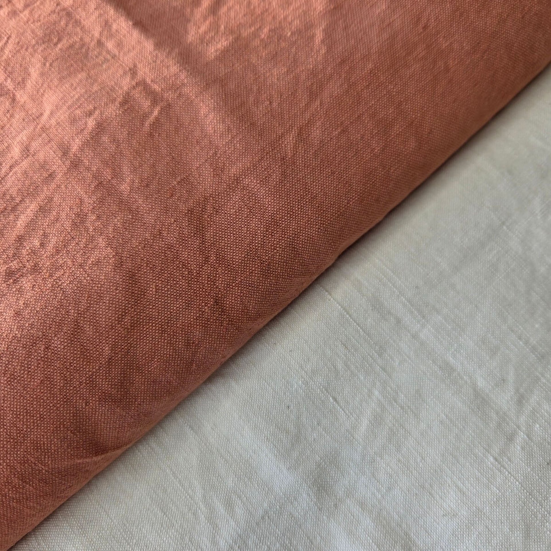 feuillages flous en tons naturels