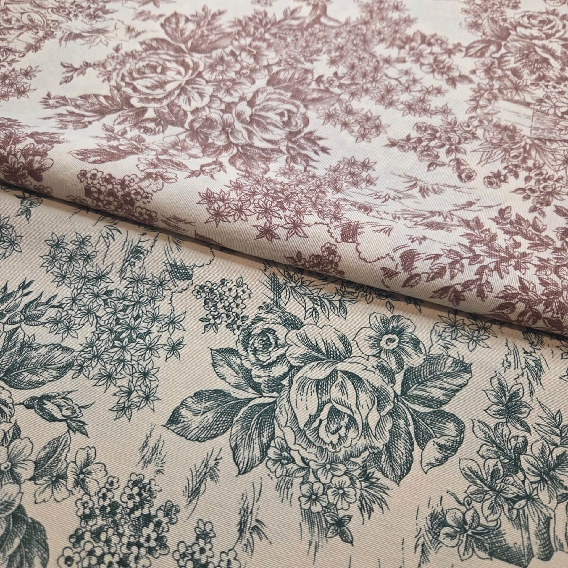 feuillages flous en tons naturels